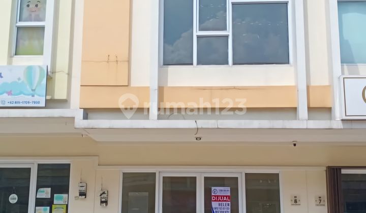 For Sale 2-Story Shophouse in Pisa Grande 2. Installed with 3 ACs & Solar Panels. Ready-to-Occupy Condition.