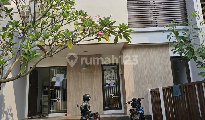 Dijual Rumah 2 Lantai di Cluster Prestigia, Huni (Saat Ini Tersewa Sampai Agustus). Semi Furnished Dijual Rumah 2 Lantai di Cluster Prestigia, Huni (Saat Ini Tersewa Sampai Agustus). Semi Furnished