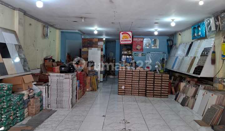 Semanan Indah Shophouse, Bustling, Strategic Location, Close to Transportation Access, Complete Facilities, Near Schools and Campuses