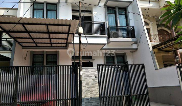 Rumah 2 Lantai Di Gading Griya Lestari  2