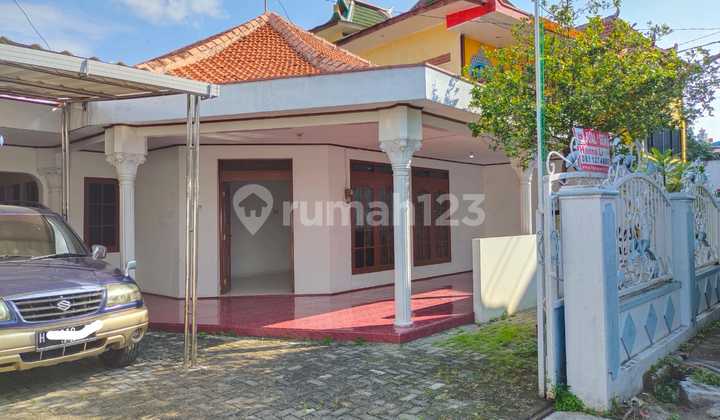 Ready-to-Occupy House Price Drop Near Peterongan Market and Java Mall 1
