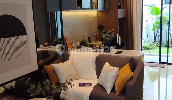 Rumah Pesan Bangun 2 Lantai Cluster Sambiroto 1