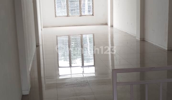 Ready-to-Use Shop House One Step from Majapahit Supermarket.