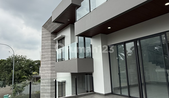 For Sale New House De Latinos BSD Split Level Hoek Badan 2