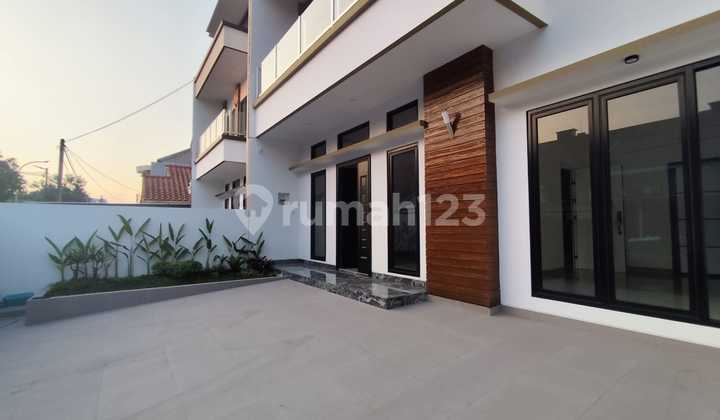 Dijual Rumah di Bsd Kawasan Nusaloka, Row Besar Dijual Rumah di Bsd Kawasan Nusaloka, Row Besar