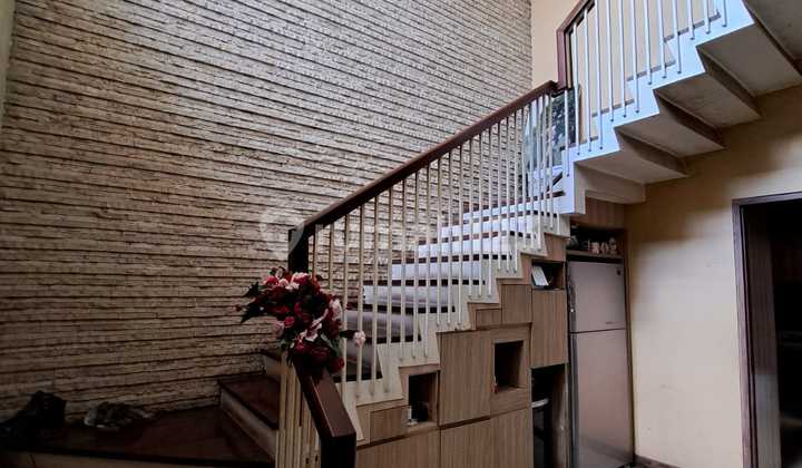 PRICE DROP Quick Sale Semi-Furnished House in Nusaloka BSD 2