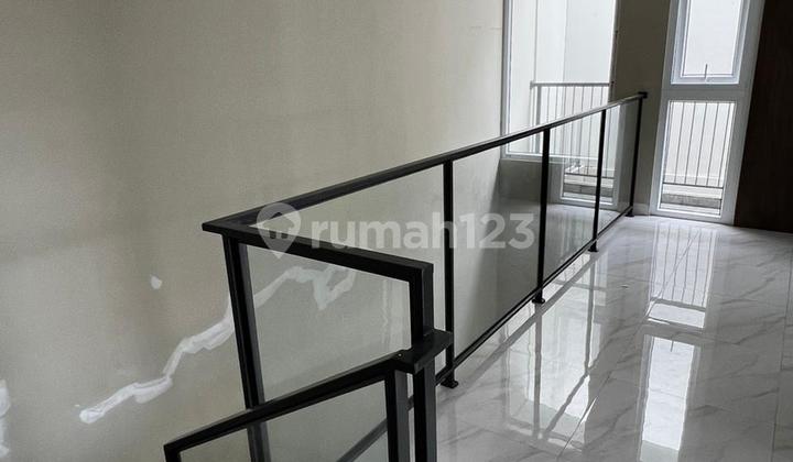 For Sale Ready-to-Occupy House Located in Melati Mas, Ready to Move In 2