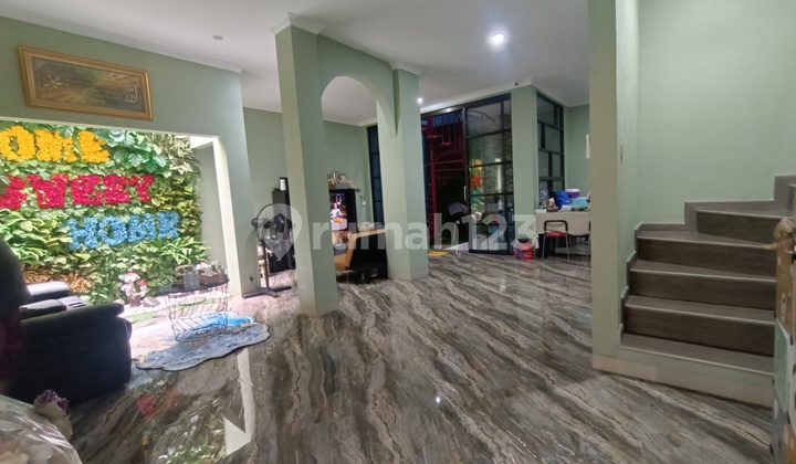 Dijual Rumah 3 lantai Flora Aryana Karawaci SHM Tangerang 2