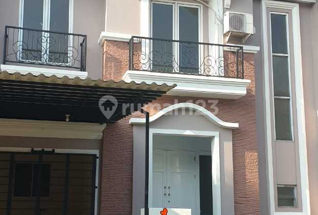 For Sale: 2-Story House in Crystal Cluster with SHM