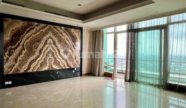 3 Bedroom Kempinski Private Residence Apartment with City View at Bundaran HI