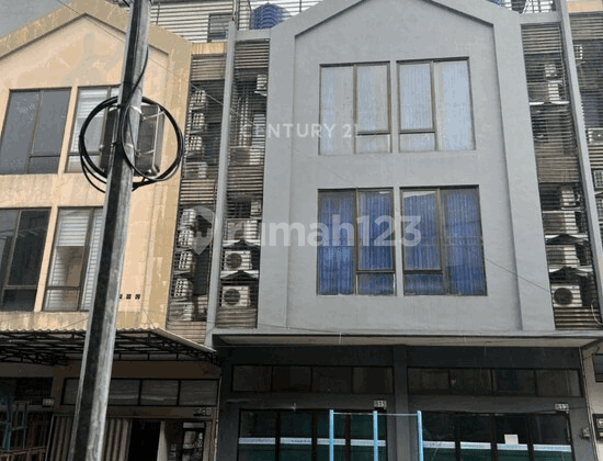 Bangunan Komersil Ruko Grand Centro Bintaro 4 Lantai Kondisi Rapi