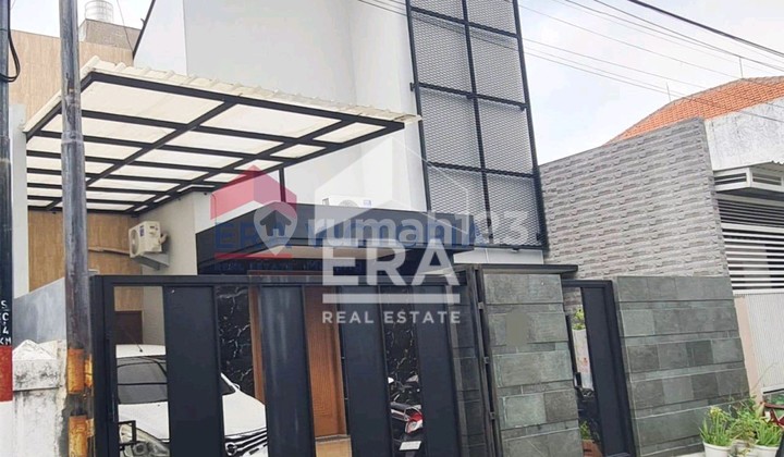 Dijual rumah minimalis modern dengan fasilitas dan ruangan yg lengkap terletak di lingkungan yg nyaman, tenang, dan aman. Kondisi rumah sangat bagus. 2