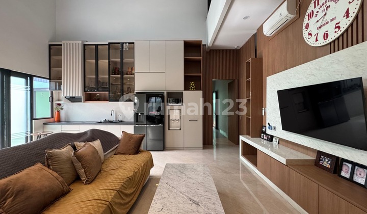 Rumah Cluster Leora Semi Furnished Ada Pool, Lift, Lapangan Badminton Di Alam Sutera