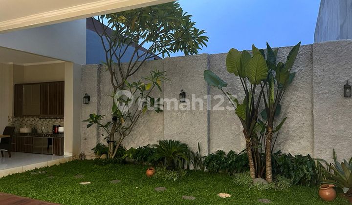 Dijual Rumah Mewah Cluster The Crown Phg Gading Serpong Tangerang