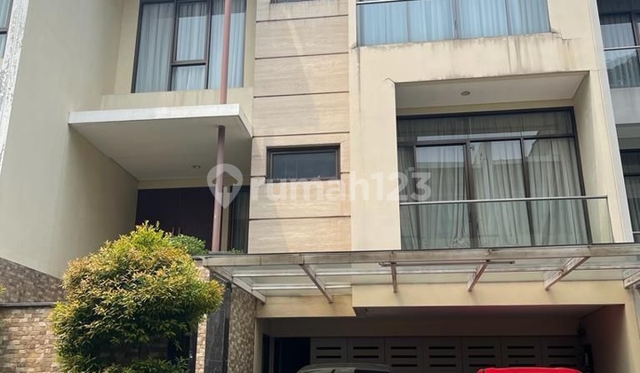 Dijual Rumah Ada Pool di Lebak Bulus Residence - Jakarta Selatan