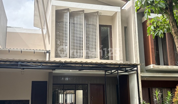 2-Story House in De Naara De Park BSD Cluster - Land Area 171 / Building Area 170, 4+1 Bedrooms, Freehold Certificate