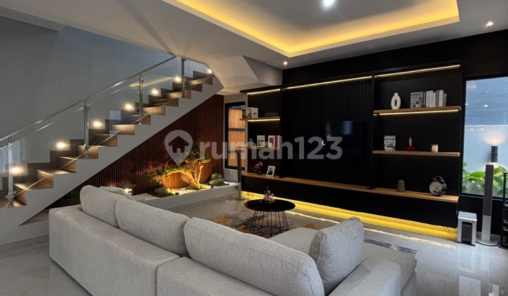 Dijual Rumah Brand New Bangunan Mandiri Full Furnished Cluster Kencana Loka Bsd City
