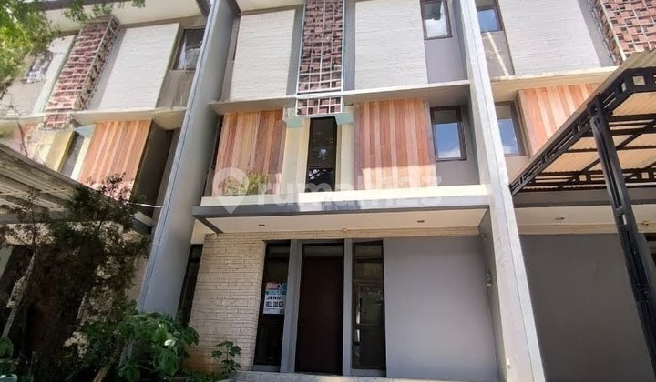 For Sale at a Loss! 3-Storey House in Regentown The Eminent, BSD City, Tangerang