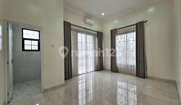 Rumah Hook Brand New Modern Classic Joglo Meruya - LT 180 / LB 250, 4+1 KT, Swimming Pool 2