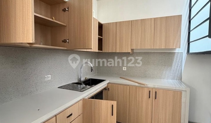 Dijual Rumah Brand New Modern Minimalist Cluster Flamboyan Alam Sutera Tangerang 2