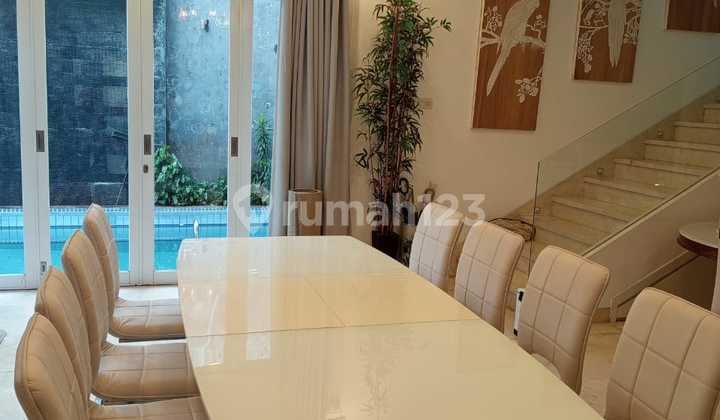 Dijual Rumah Semi Furnished Private Pool Bintaro Jakarta Selatan
