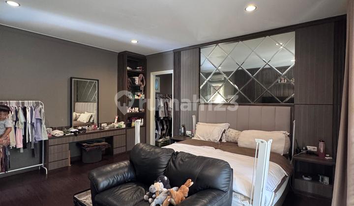 Large Garden Hook House The Green Cluster Monte Carlo BSD City Tangerang