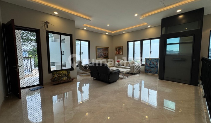 Rumah Cluster Leora Semi Furnished Ada Pool, Lift, Lapangan Badminton Di Alam Sutera 2