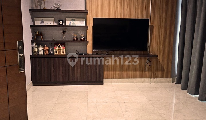 Dijual The Windsor Puri Indah Apartment 2 Br Furnished Private Lift Kembangan Jakarta Barat