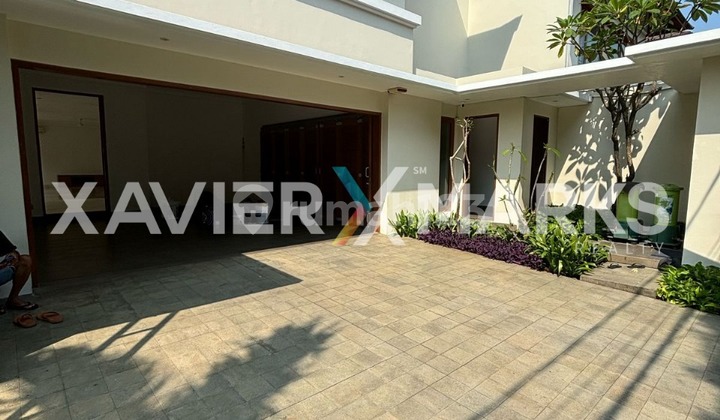 Rumah Mewah Hoek Cilandak Jakarta Selatan