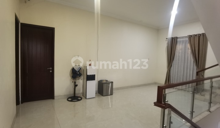 Rumah Full Furnished 3 Lantai Banjar Wijaya Pinang Tangerang 2