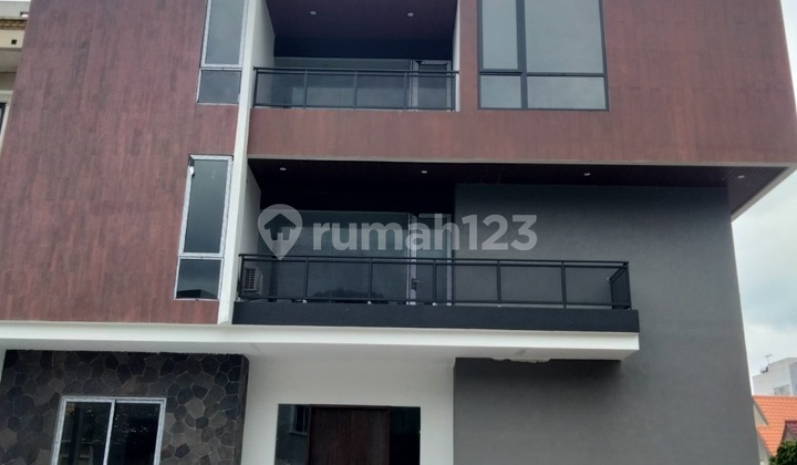 Hoek Sutera Flamboyan Alam Sutera House Tangerang 2