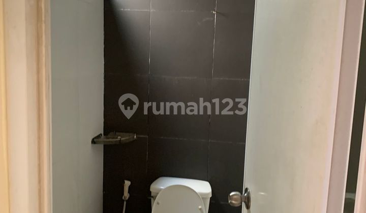 Rumah Asri, 2 Lantai,  Fully Furnished , Bebas Banjir  2