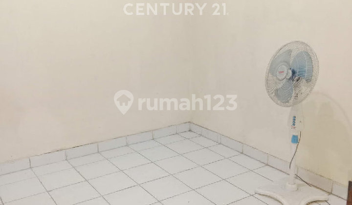 Ready-to-Occupy House, Close to Mall, School & Hospital