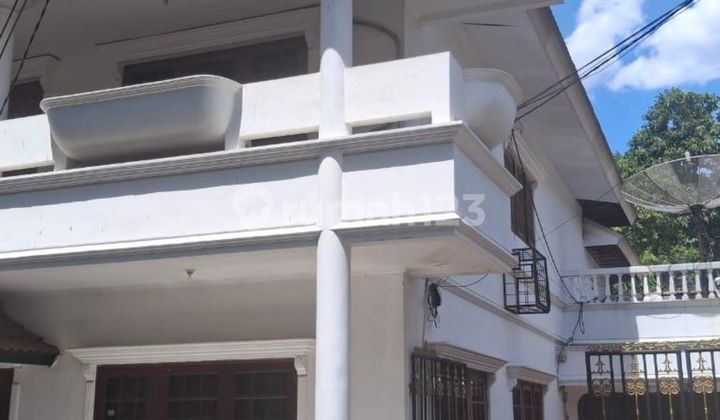 Disewakan Rumah di Cikini bisa Komersil Luas 2000M2 Hanya 2 Miliar/Tahun!! Dijual Hanya 95 Miliar!! Utk Cafe, Resto, Coffee Shop, Etc!! Menteng Jakpus 2