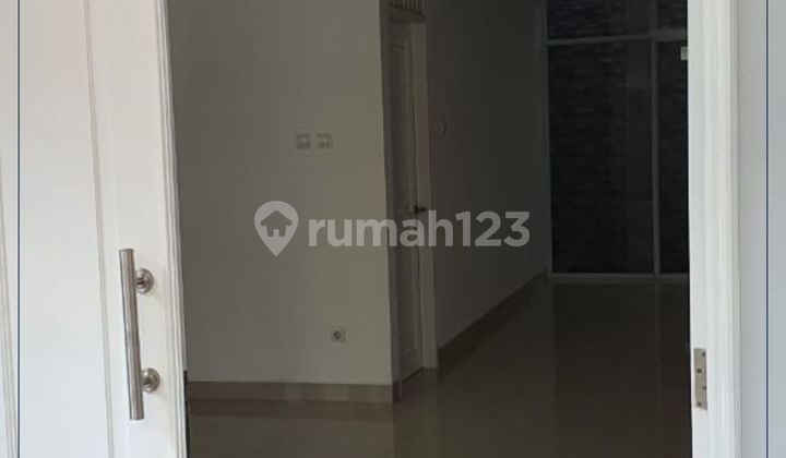 Disewakan Rumah Nyaman Asri 2,5 Lantai Strategis Hanya 140jt/thn!! Tomang - Jakbar 2
