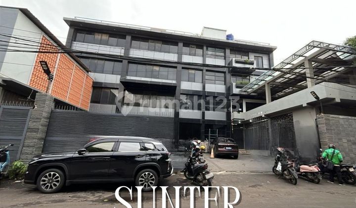 Warehouse and Office for Rent in Sunter Area 4500M2 Only 2.75 Billion/Year!! For Sale Only 55 Billion!! North Jakarta