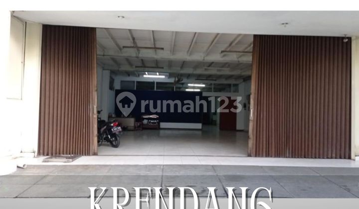 For Sale: Semi-Detached House with Two Shophouses in Krendang, Area 971M2, Only 10 Billion!! Suitable for Office, Warehouse, Online Business, Garment, Etc!! Tambora, West Jakarta