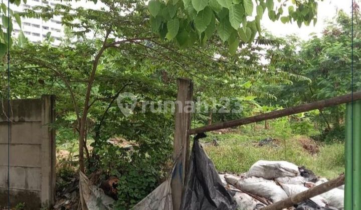 For Rent: Strategic Plot in Puri Kembangan, 2500m2, Only 950 Million/Year!! Suitable for Industry and Warehousing!! 40 Feet Container Access!! West Jakarta.