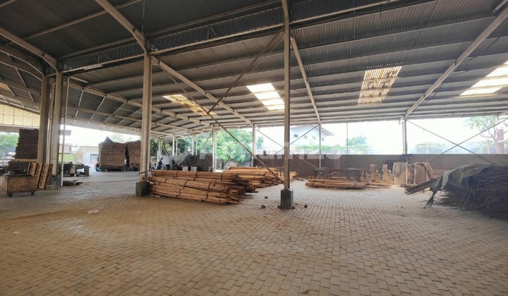 For Rent: Ready-to-Use Flood-Resistant Livestock Warehouse For Rent: Ready-to-Use Flood-Resistant Livestock Warehouse