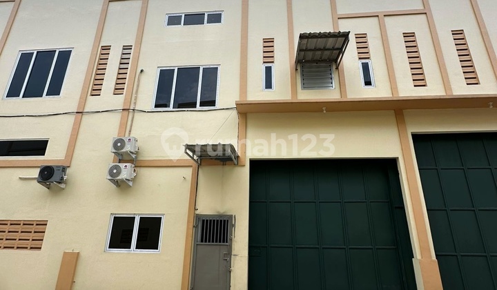 Warehouse for Rent in Kapuk, Prime Location, Lowest Price Warehouse for Rent in Kapuk, Prime Location, Lowest Price