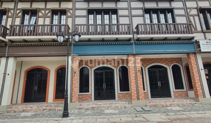 KPR / Cash - Ruko Osaka Hadap Jalan Raya (4,5x20m2)