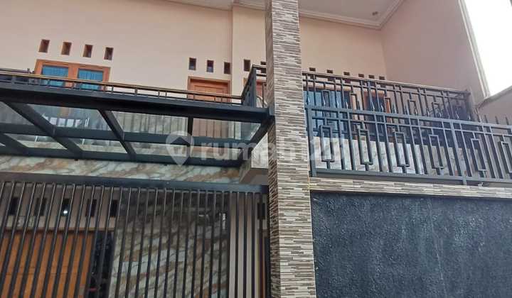 Ready-to-Live House in Pondok Labu Ready-to-Live House in Pondok Labu