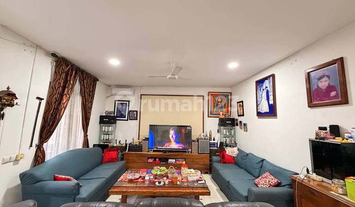 Dijual Rumah Klasik Komplek Elite Pondok Indah