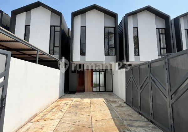 Modern Scandinavian House at Pondok Cabe
