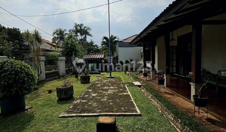 rumah mewah dengan tanah super lega di kawasan Pangkalan Jati