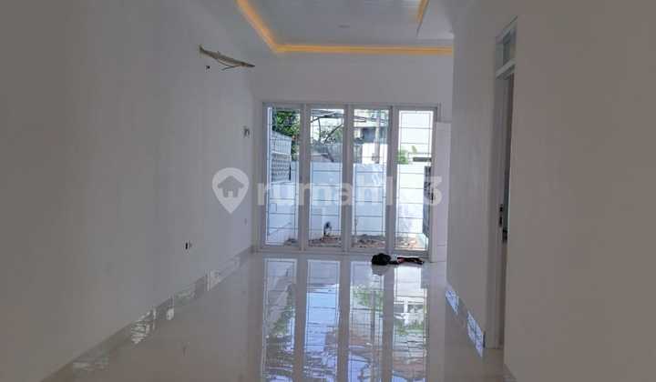 For Sale, Ready-to-Occupy House in Megapolitan Complex with SHM 2