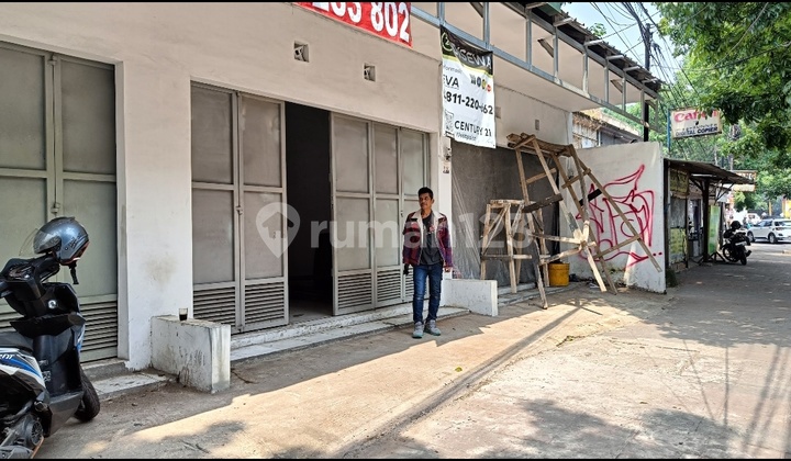 For Sale: Land + 4-Commercial-Unit Building Currently Leased (Rendeng) on Jl. Moch. Toha (Main Road) 1