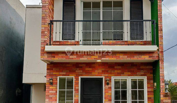 Disewakan Rumah Minimalis,compact Dan Di Tengah Kota Di Daerah Cikutra Barat.