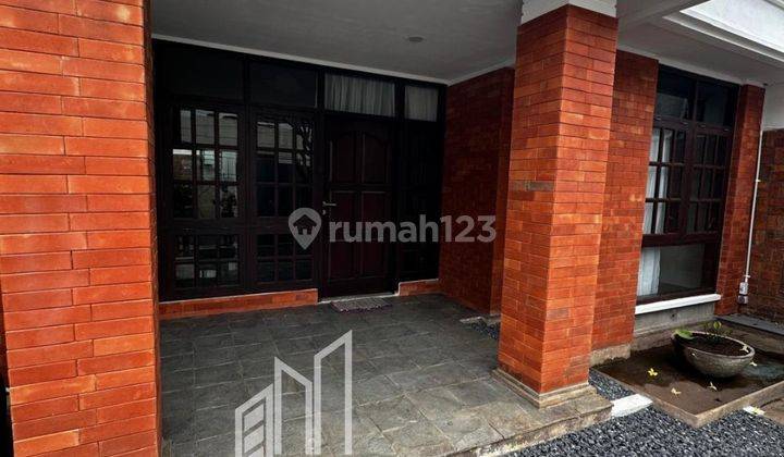DISEWAKAN CEPAT RUMAH CANTIK ASRI SEMI FURNISH HARGA 375 JUTA KAMAR TIDUR 3 DEKAT SEKOLAH INTERNASIONAL DAN CAFE AREA KEMANG JAKARTA SELATAN 1