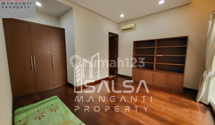 DISEWAKAN CEPAT RUMAH CANTIK ASRI SIAP HUNI HARGA RP.782 JUTA LOKASI DEKAT MABES DAN SCBD DAN SENOPATI AREA KEBAYORAN BARU JAKARTA SELATAN 3